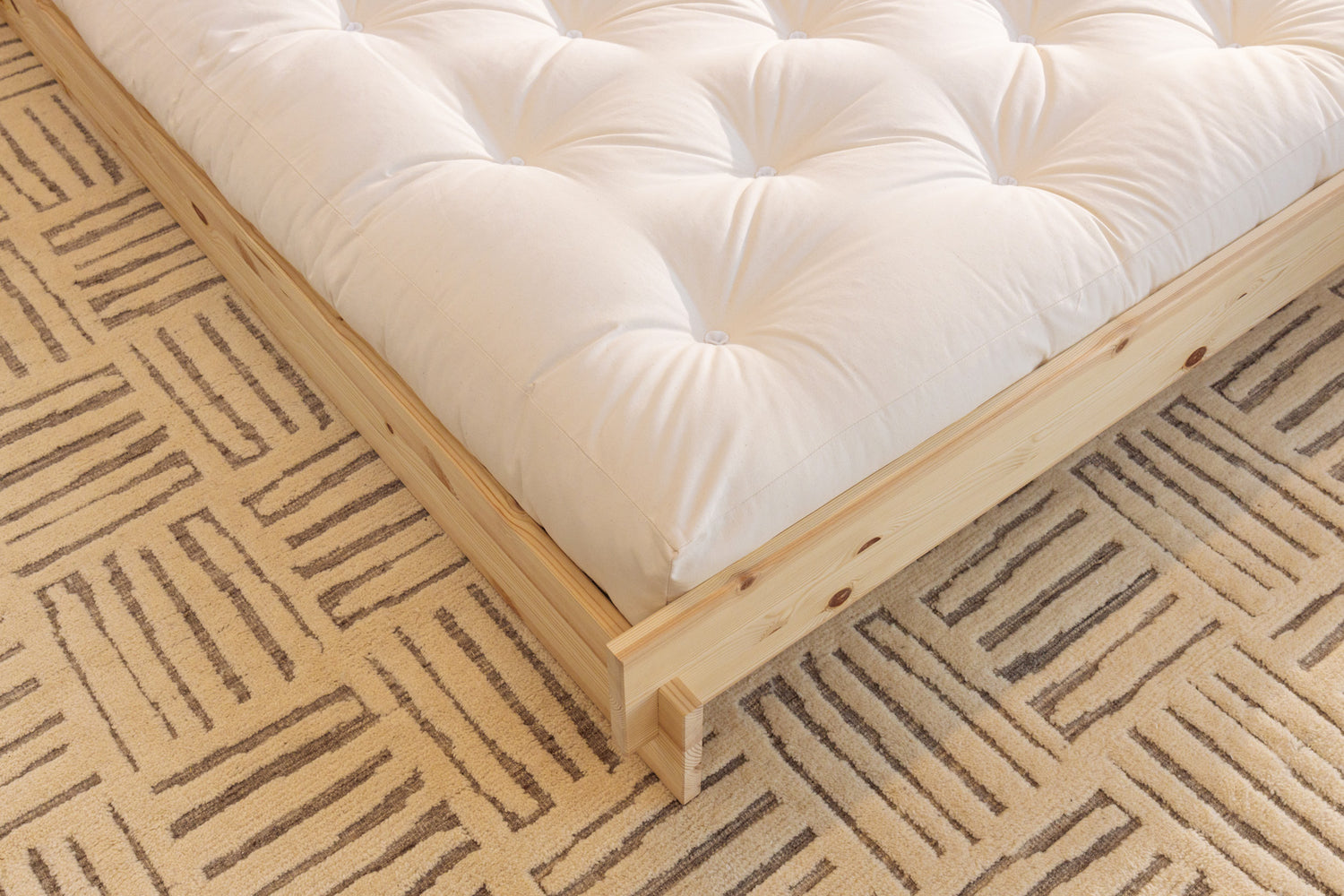 LATCH BED