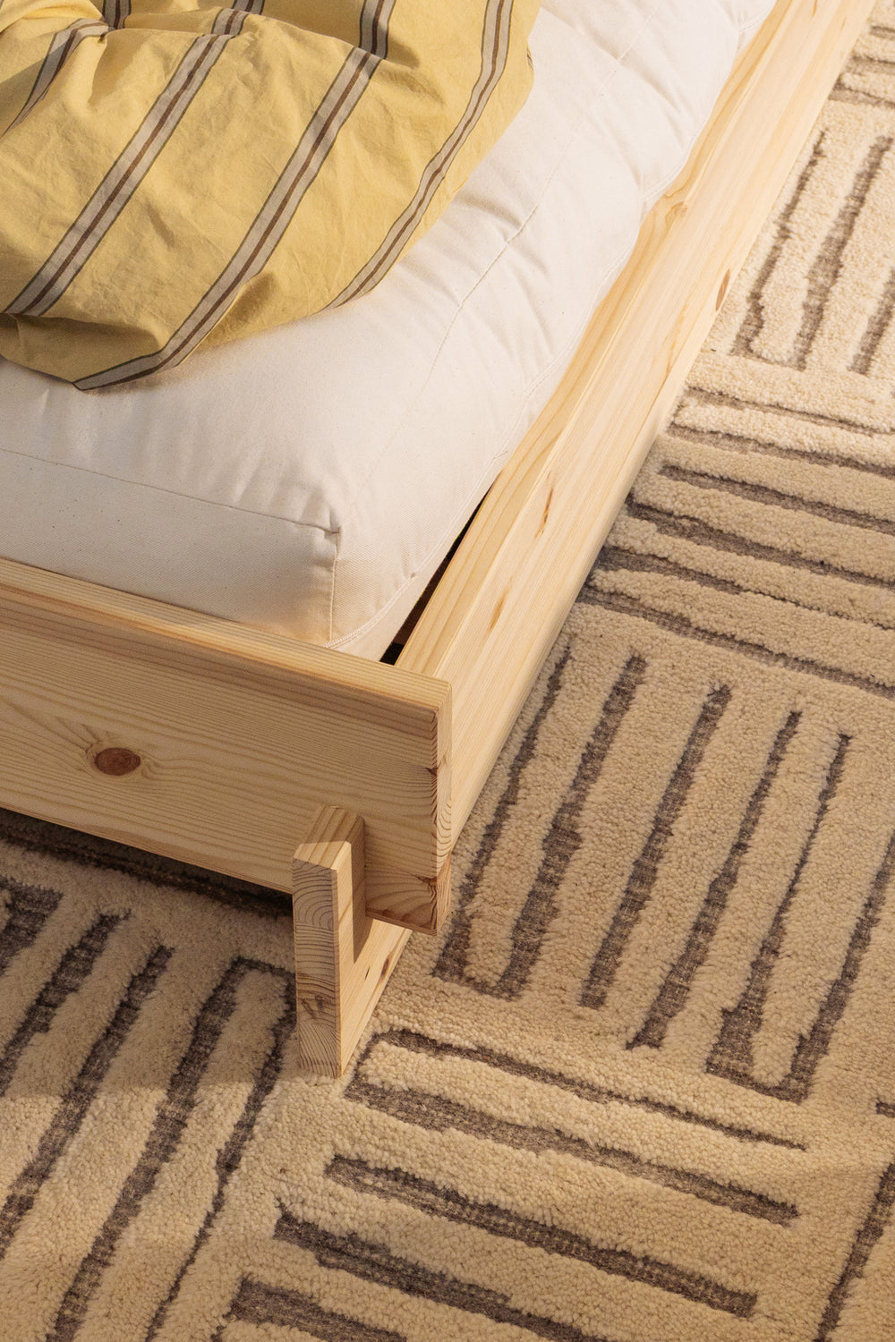 LATCH BED