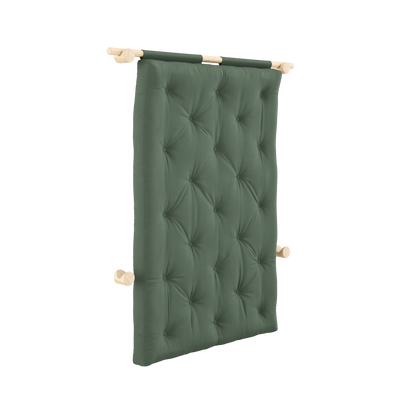 HOOKED SLEEPER CHAIR