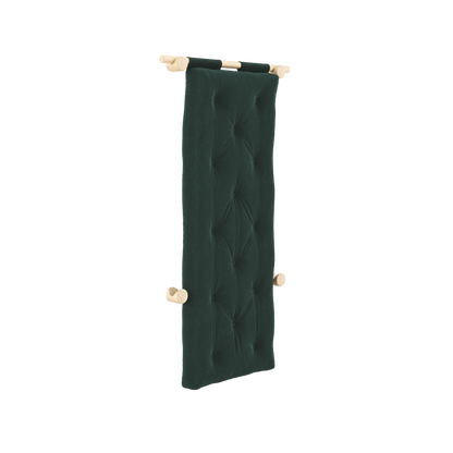 HOOKED SLEEPER CHAIR