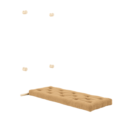 HOOKED SLEEPER CHAIR