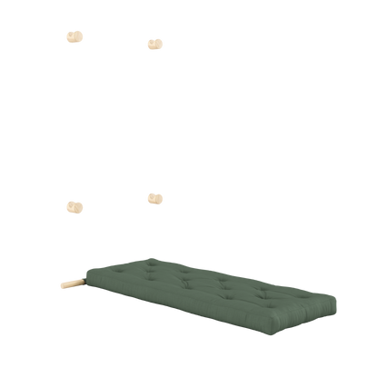 HOOKED SLEEPER CHAIR