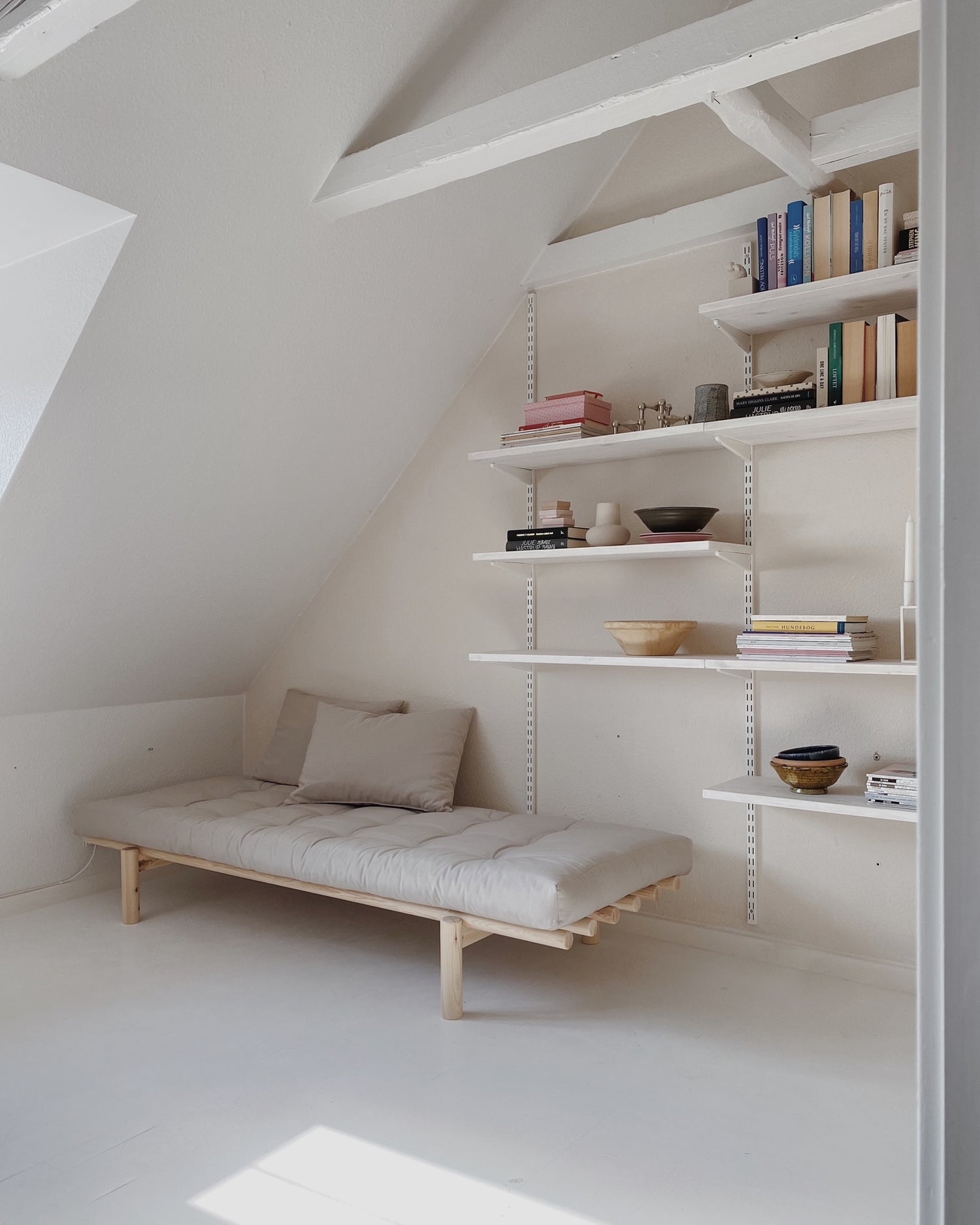 PACE DAYBED