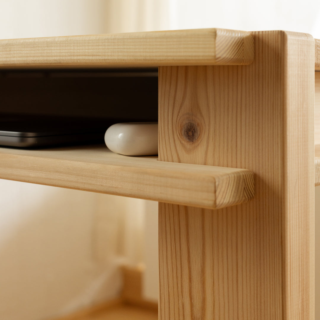 TUCK DINING TABLE
