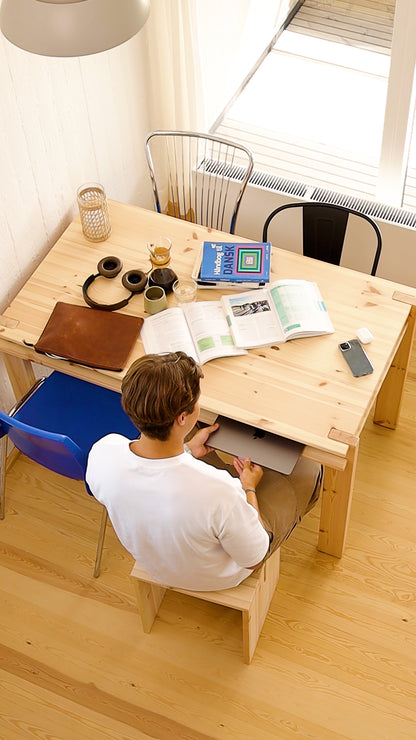 TUCK DINING TABLE