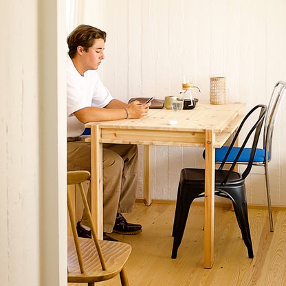 TUCK DINING TABLE